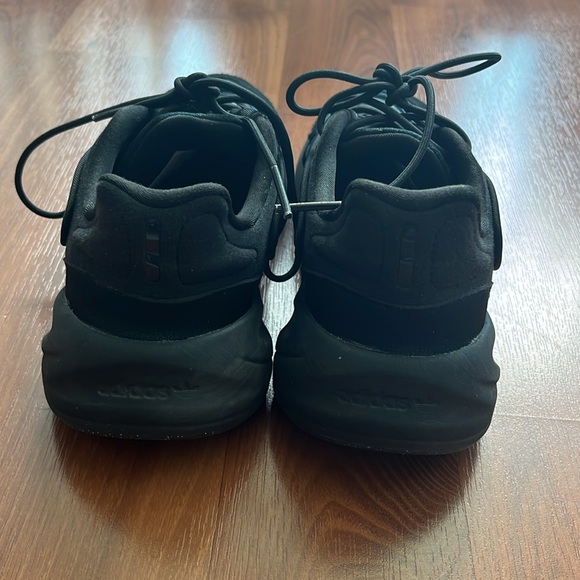 Adidas Ozelia Shoes - Picture 6 of 7